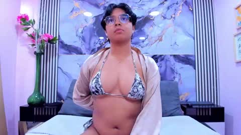 Emma  online show from 09/16/25, 02:45