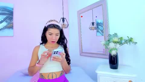 Emma  online show from 11/19/25, 07:47