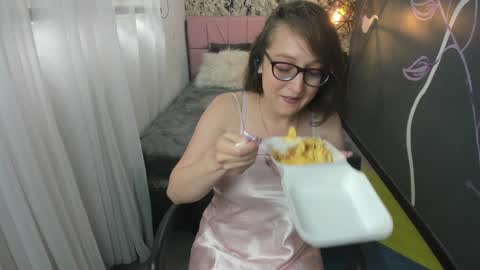 Snapshot of emmaaevans_ chatting on 01/29/25, 02:53 Emma Evans online show from 01/29/25, 02:53