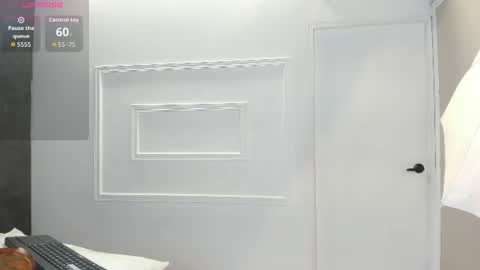 Snapshot of emmaalennox__ chatting on 06/20/26, 12:30 Emma online show from 06/20/26, 12:30