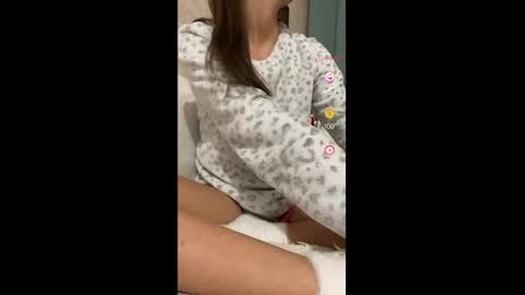 Emma 31487 online show from 10/28/25, 04:42