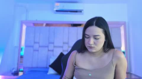 Snapshot of emmabeel chatting on 09/17/25, 11:45 Emma online show from 09/17/25, 11:45