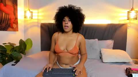 Snapshot of emmabrantt chatting on 07/18/26, 12:04 Emma Brant online show from 07/18/26, 12:04