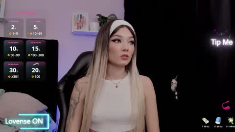 Emma  online show from 11/08/25, 03:29