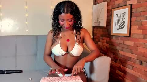 Snapshot of emmaconneer chatting on 12/27/24, 05:05 Emma online show from 12/27/24, 05:05