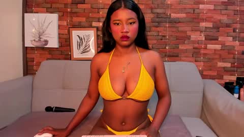 Snapshot of emmaconneer chatting on 01/27/25, 12:58 Emma online show from 01/27/25, 12:58