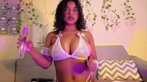 Snapshot of emmaconneer chatting on 09/12/25, 10:32 Emma online show from 09/12/25, 10:32