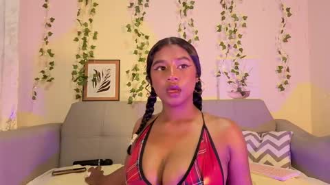 Snapshot of emmaconneer chatting on 10/10/25, 01:37 Emma online show from 10/10/25, 01:37