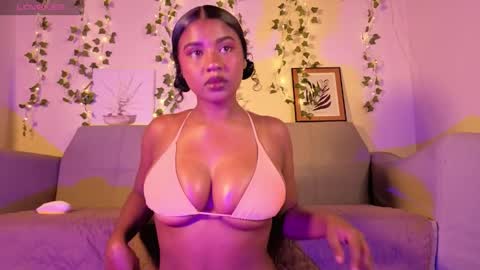 Snapshot of emmaconneer chatting on 11/01/25, 02:41 Emma online show from 11/01/25, 02:41