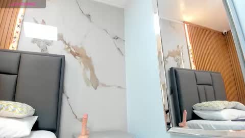    online show from 10/31/25, 01:34