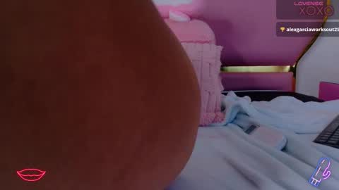 Snapshot of emmacrush chatting on 11/20/25, 11:48 Welcome Im yosein Your love is my passion activate it with your tips and enjoy with me online show from 11/20/25, 11:48