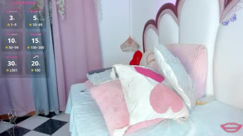 Snapshot of emmacrush chatting on 05/15/26, 10:17 Welcome Im yosein Your love is my passion activate it with your tips and enjoy with me online show from 05/15/26, 10:17