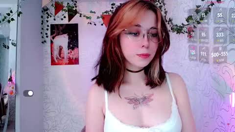 Snapshot of emmae__ chatting on 02/20/26, 08:05 Emma online show from 02/20/26, 08:05