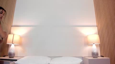 emmaespencer  online show from 03/14/26, 11:15