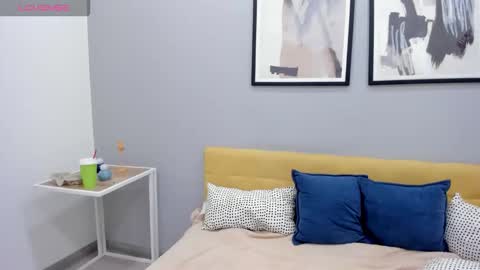 Emma 3 online show from 02/04/26, 01:44