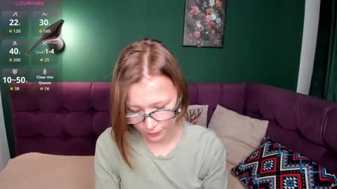 Emma 3 online show from 06/04/26, 01:33