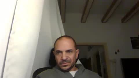 Ariel online show from 12/25/24, 04:33