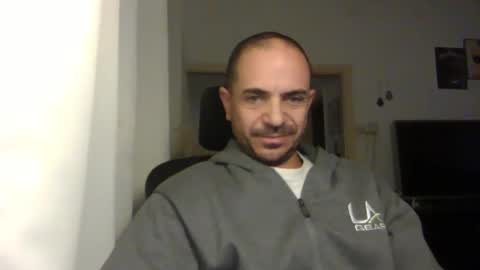 Ariel online show from 12/26/24, 04:43