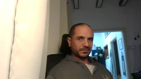 Ariel online show from 12/27/24, 04:32