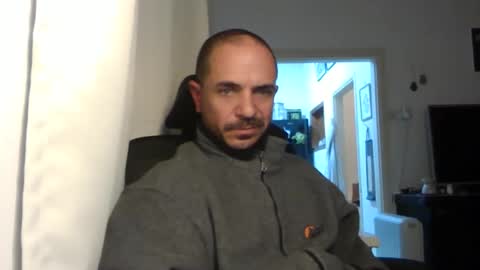 Ariel online show from 01/05/25, 08:10