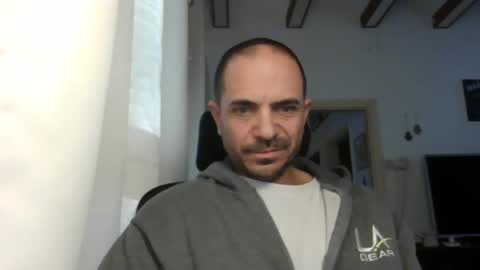 Ariel online show from 01/09/25, 05:44