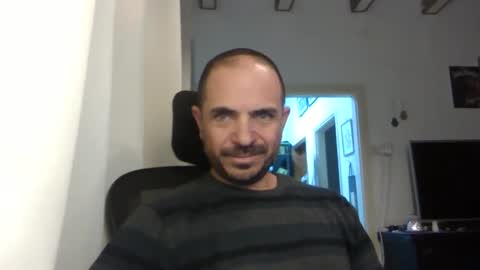 Ariel online show from 02/06/25, 04:47