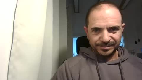 Ariel online show from 02/10/25, 04:47