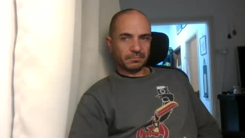 Ariel online show from 02/17/25, 05:43