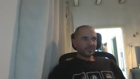 Ariel online show from 02/18/25, 08:25