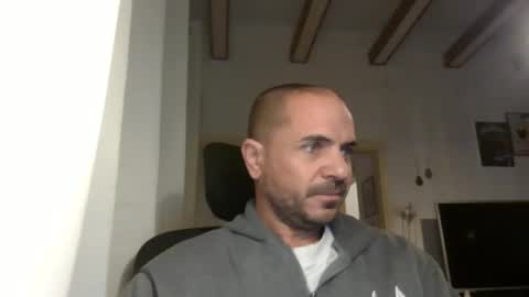 Ariel online show from 03/02/25, 03:56