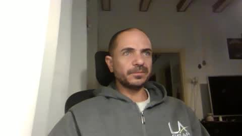 Ariel online show from 03/04/25, 04:06