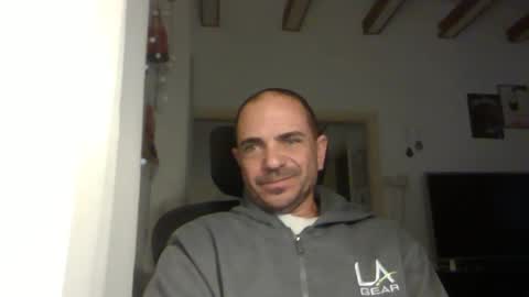 Ariel online show from 03/05/25, 04:13