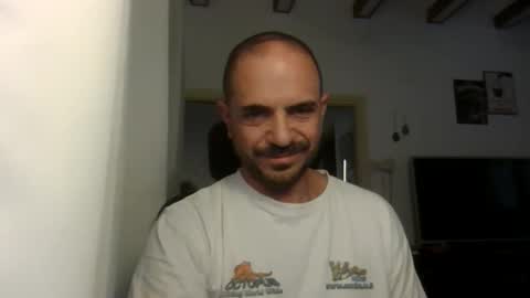 Ariel online show from 09/11/25, 04:12