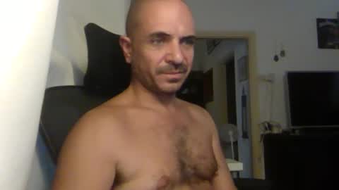 Ariel online show from 09/19/25, 01:01