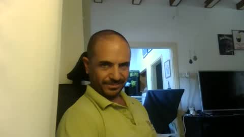 Ariel online show from 10/01/25, 10:10