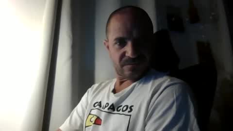 Ariel online show from 10/19/25, 04:24