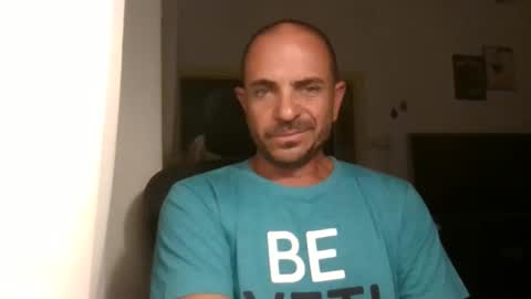 Ariel online show from 10/19/25, 09:04