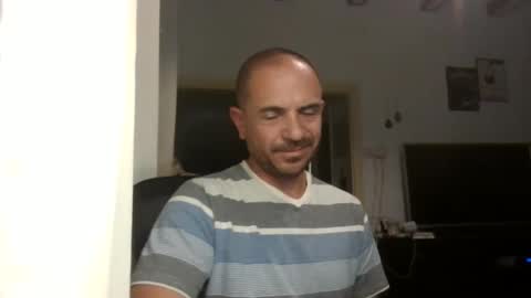 Ariel online show from 10/20/25, 04:40