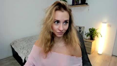 Emma online show from 11/17/25, 07:58