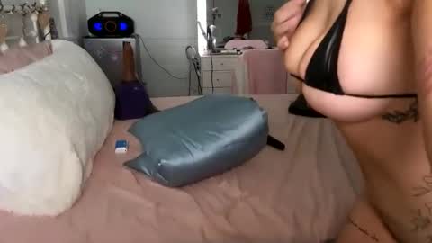 emmagray01 online show from 01/31/25, 04:27