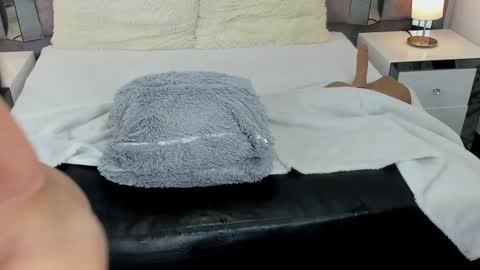 EMMA HILL online show from 02/08/25, 06:44