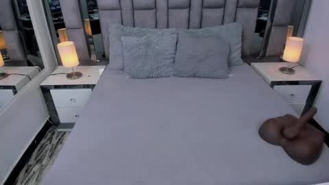 EMMA HILL online show from 09/28/25, 11:48