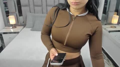 EMMA HILL online show from 12/19/25, 11:06