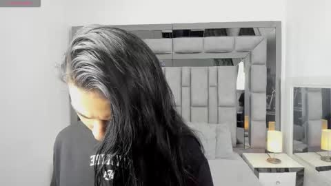 EMMA HILL online show from 03/21/26, 11:15