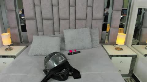 EMMA HILL online show from 05/23/26, 11:03