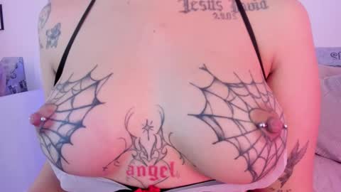 emmajohanson online show from 01/14/26, 04:12