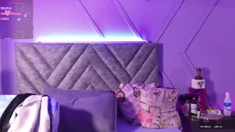  Emma  online show from 11/30/25, 04:05