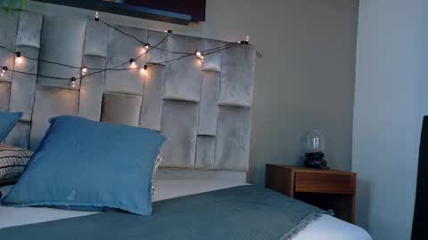 E M M A   online show from 02/09/26, 04:16