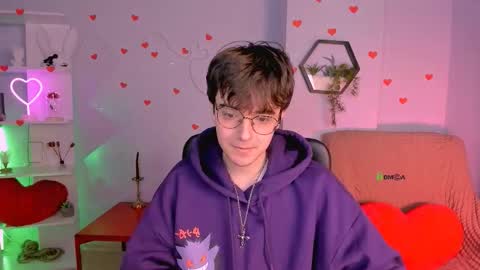 Snapshot of emmanuel_shine chatting on 02/13/26, 06:53 Emmi online show from 02/13/26, 06:53