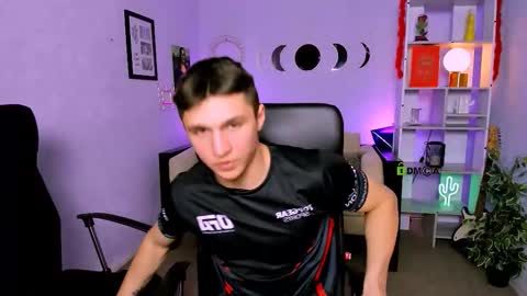 Snapshot of emmanuel_shine chatting on 02/23/26, 01:08 Emmi online show from 02/23/26, 01:08